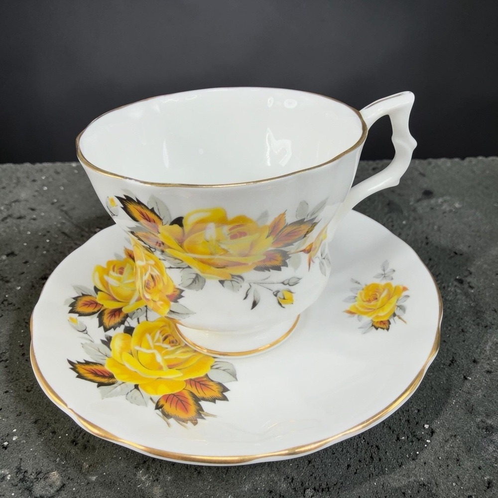 Vintage Royal‎ Windsor Fine Bone China Teacup And Saucer Set Yellow Flowers VTG